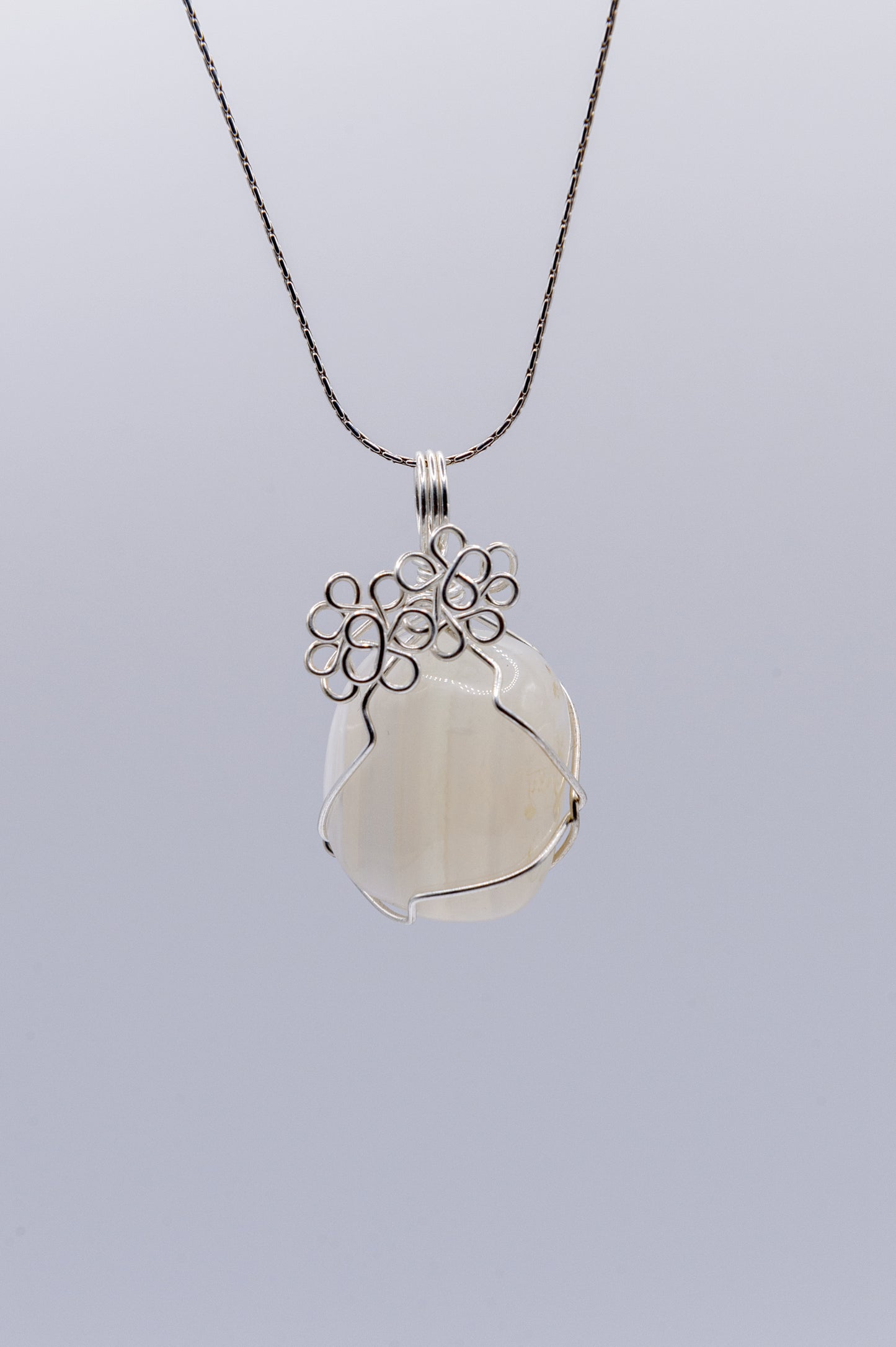 Agate White